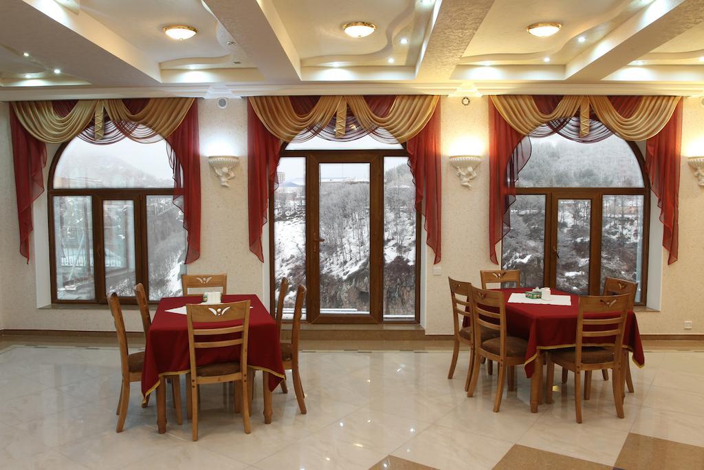 Nairi Hotel Jermuk Exterior photo